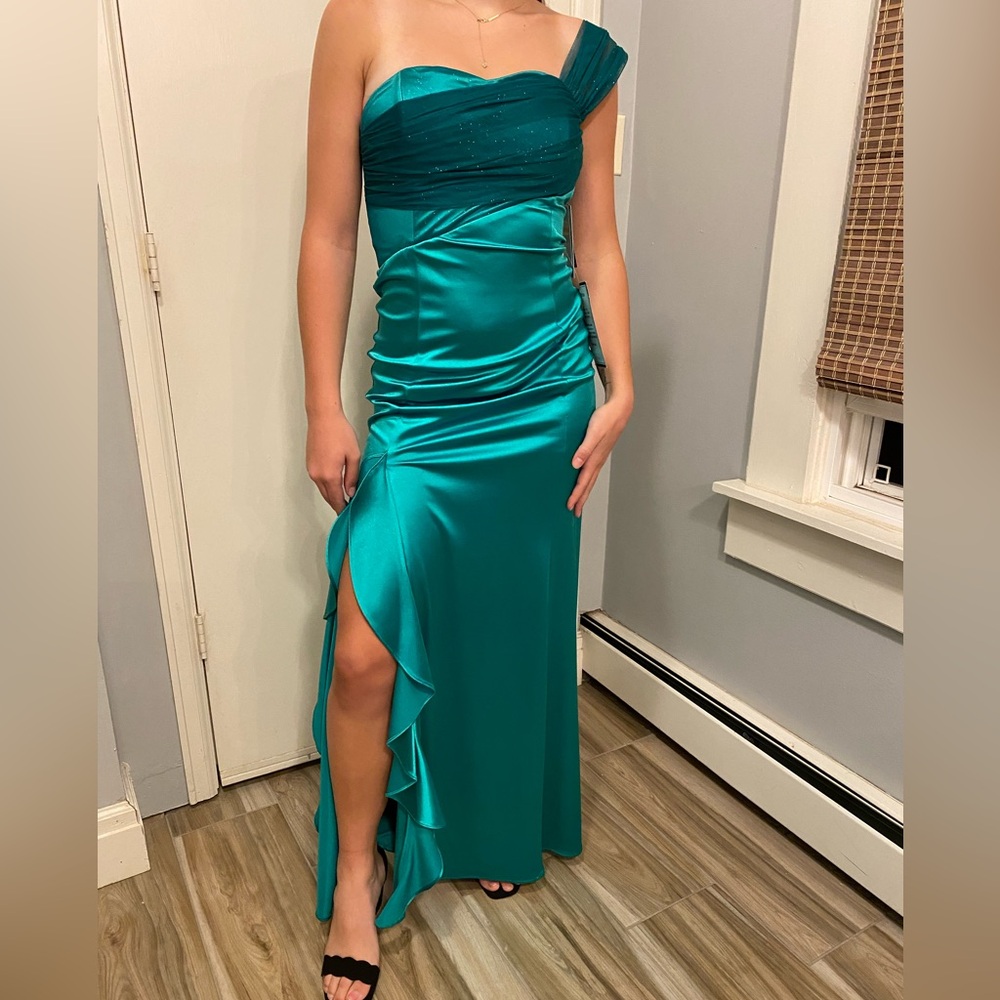NWT green prom dress